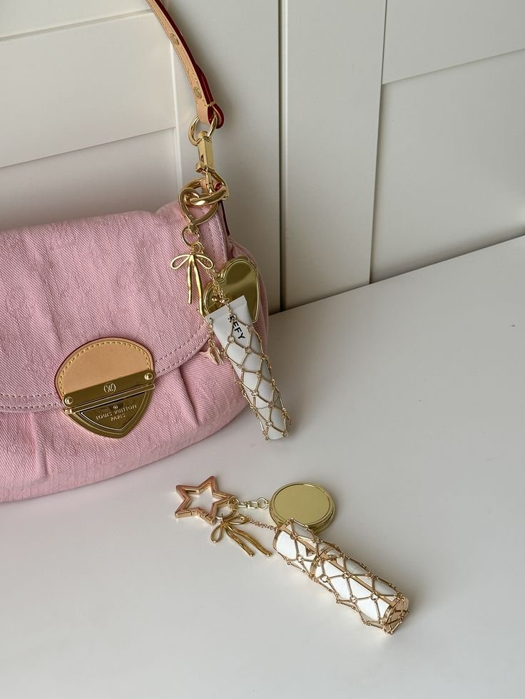 Lipgloss / Lipstick Holder & Heart Mirror Bag Charm Gold - Image 2