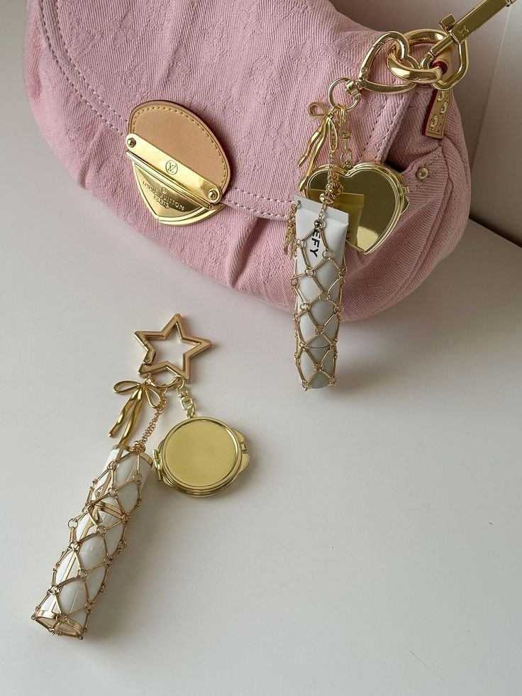 Lipgloss / Lipstick Holder & Heart Mirror Bag Charm Gold